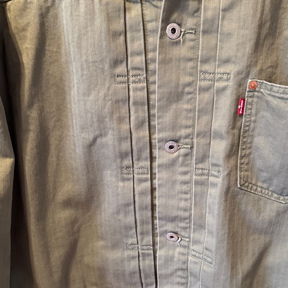 Levi's Premium Men's Sage Green Denim Jacket. Size large - Picture 4 of 15